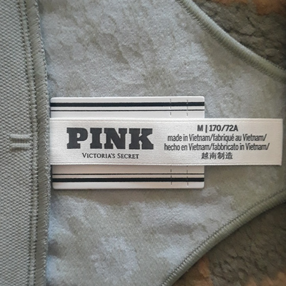 Pink VS thong - Picture 5 of 14